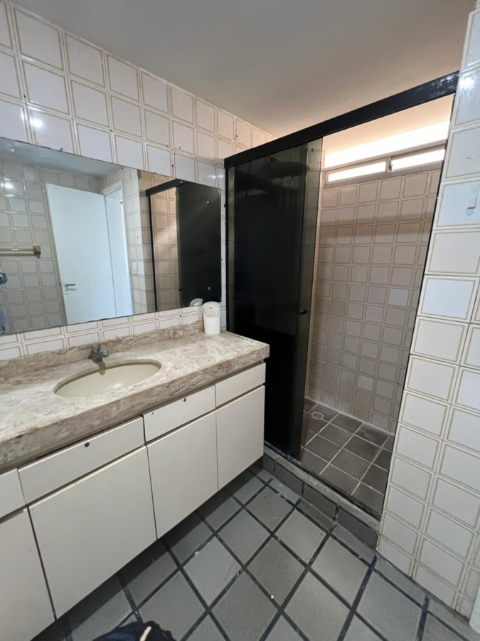 Apartamento para alugar com 2 quartos, 75m² - Foto 15
