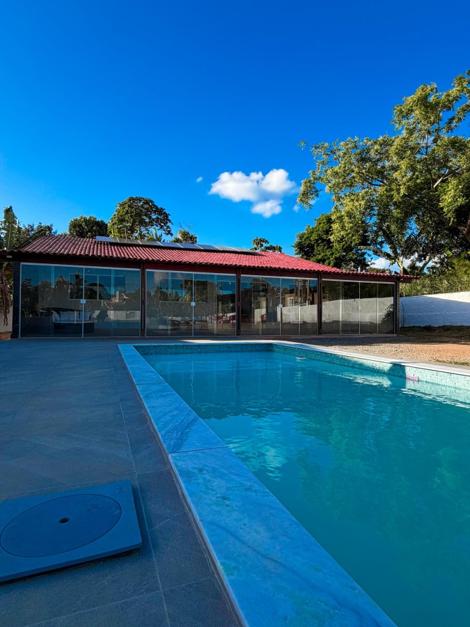 Casa, 4 quartos, 215 m² - Foto 1