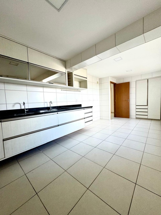 Apartamento, 4 quartos, 207 m² - Foto 2